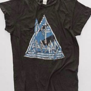 Madeworn Authentic Def Leppard tee.